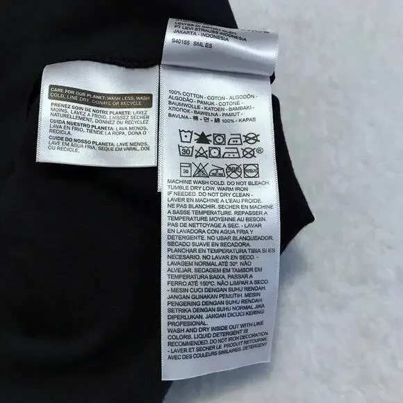 Levi's NWOT Black Graphic Tee for Women Size S - Picture 8 of 8